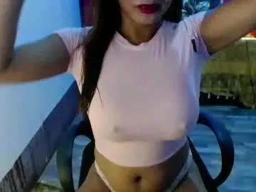 Freechat kisses_asian143 on Chaturbate
