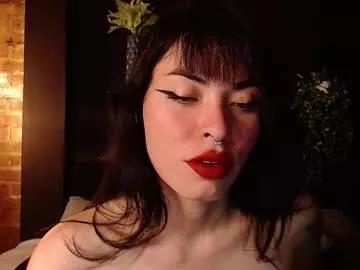 Explore Liafaith, she wants to masturbate for you liafaith from Chaturbate