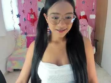 Freechat lillyy16 on Chaturbate