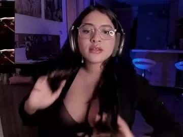 lolaasmith_21 on Chaturbate