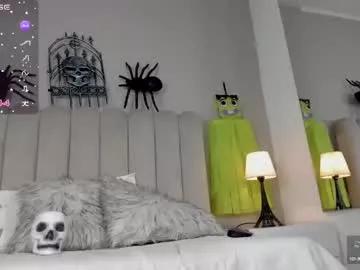 Watch Melanie_hillz, she wants to masturbate for you melanie_hillz from Chaturbate