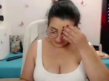 mom_17 on Chaturbate 