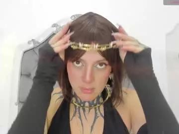Freechat mystikdoll on Chaturbate