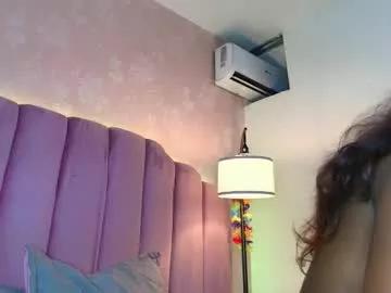 Freechat naiagils on Chaturbate