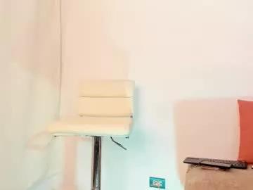 Freechat newbarbiedolly on Chaturbate