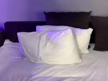 petalpage from Chaturbate