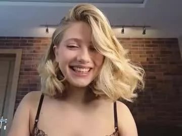 Freechat pinkadele on Chaturbate