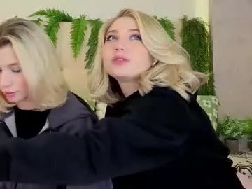 Freechat pinkadele on Chaturbate