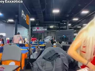 Checkout Riababe, she wants to masturbate for you riababe from Chaturbate