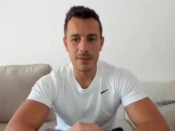 Freechat roberto4ever on Chaturbate