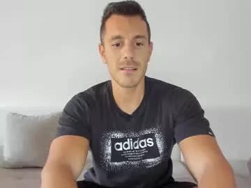 Freechat roberto4ever on Chaturbate