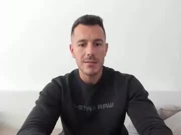 Freechat roberto4ever on Chaturbate