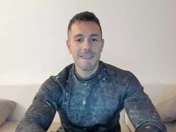 Freechat roberto4ever on Chaturbate