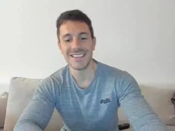Freechat roberto4ever on Chaturbate