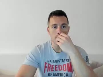 Freechat roberto4ever on Chaturbate
