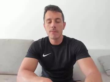 Freechat roberto4ever on Chaturbate