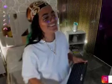 Freechat rosalind_tay on Chaturbate