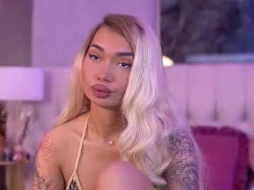 Freechat sashaferrera on Chaturbate