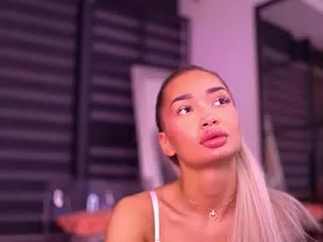 Freechat sashaferrera on Chaturbate