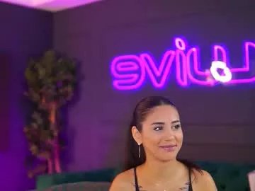 Freechat siennaruh on Chaturbate