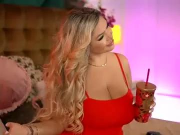 Freechat sophieboobsx on Chaturbate