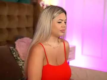 Freechat sophieboobsx on Chaturbate