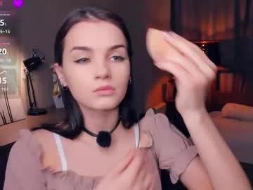 Freechat synne_glows on Chaturbate