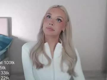 Freechat vickyfuckingdoll on Chaturbate