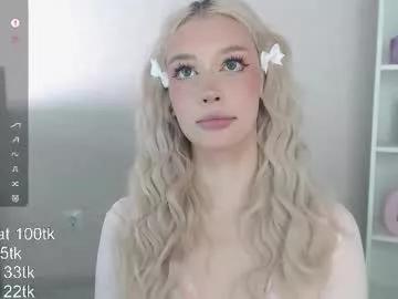 Freechat vickyfuckingdoll on Chaturbate