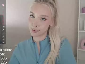 Freechat vickyfuckingdoll on Chaturbate