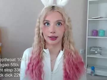Freechat vickyfuckingdoll on Chaturbate