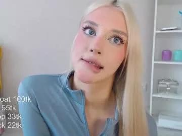 Freechat vickyfuckingdoll on Chaturbate