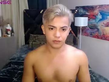 Explore Chaturbate's Yourasian_bradley yourasian_bradley from Chaturbate