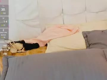 Freechat yuliethpetite on Chaturbate