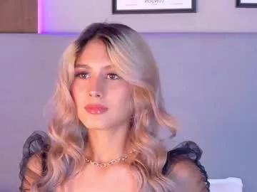 Freechat zoehangel on Chaturbate