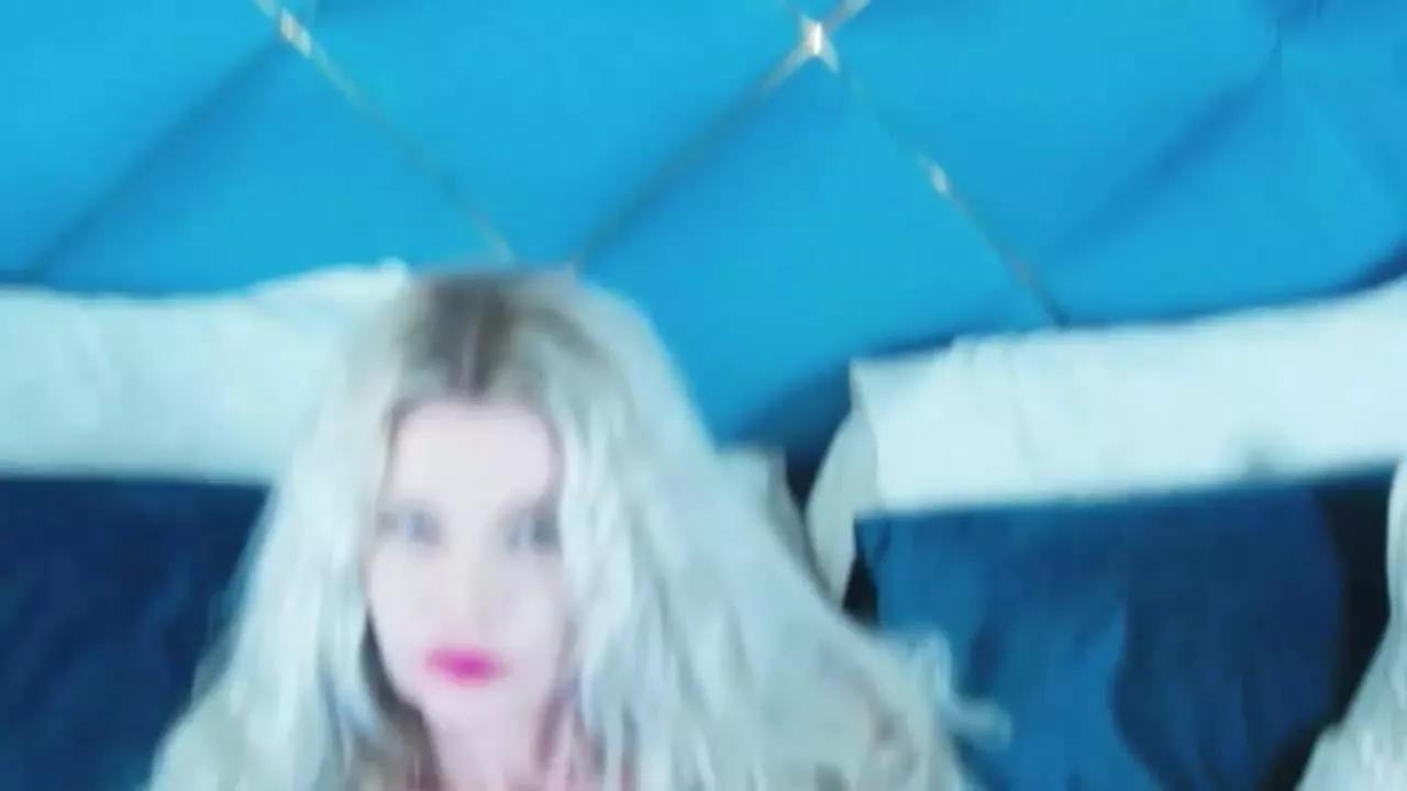 AshleyQueen on Streamray 