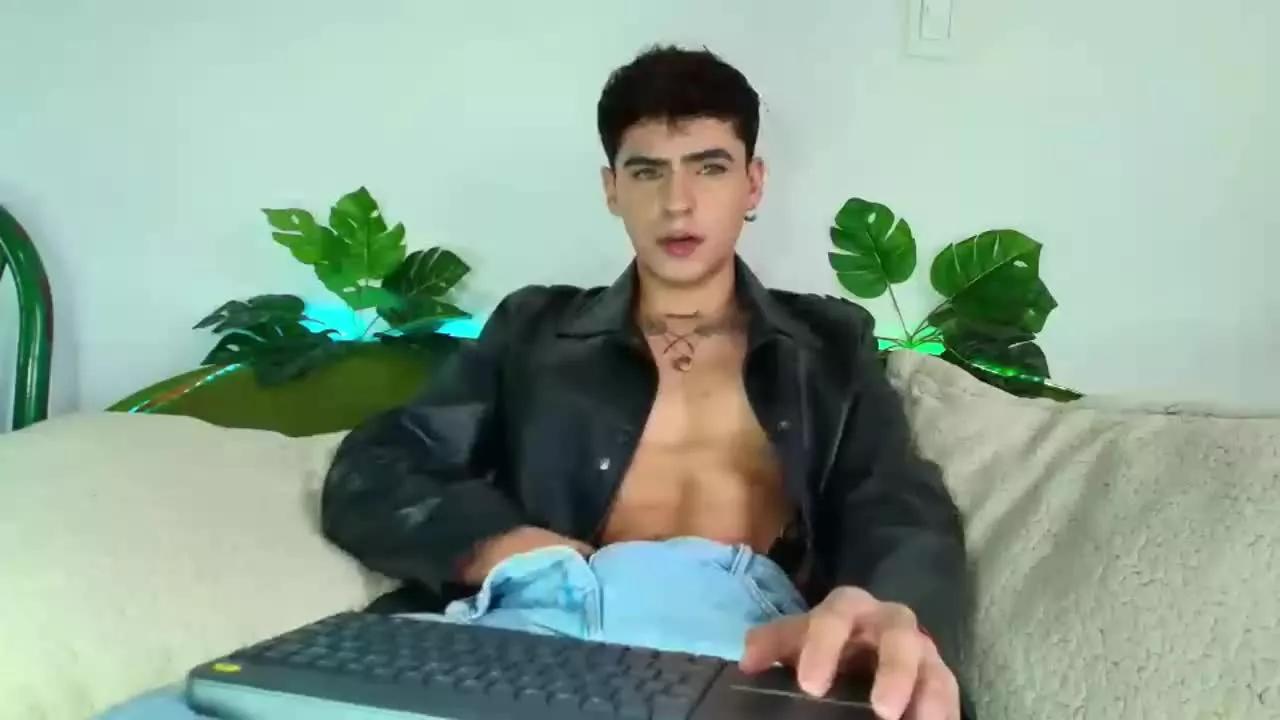 GuzmanCaami on Streamray 