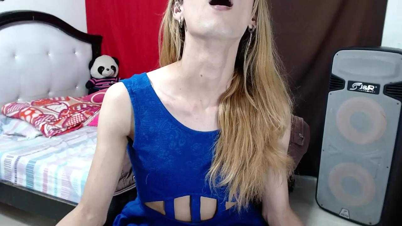 Isabella_Doll on Streamray 