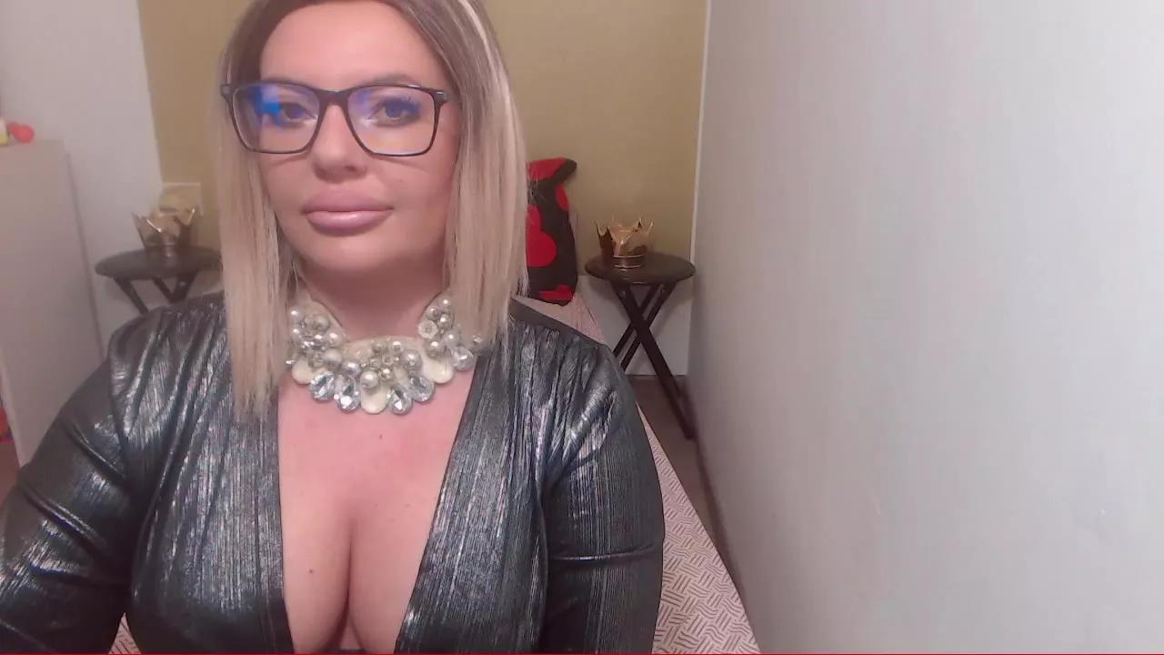 KarlaDivineTS on Streamray 