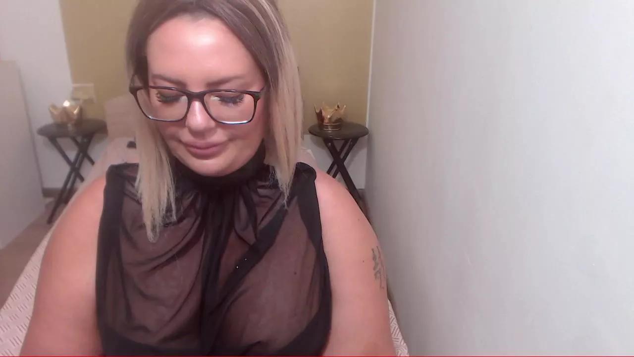 KarlaDivineTS on Streamray 