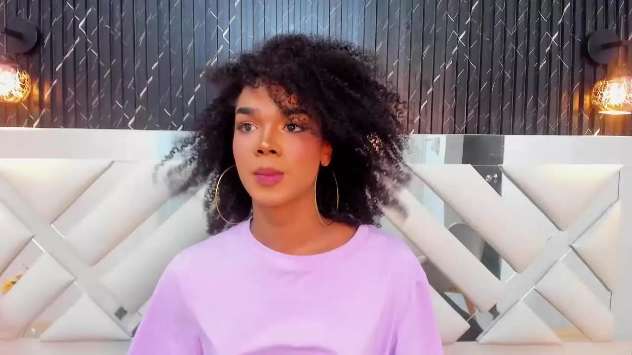 Naomi_Steward on Streamray 