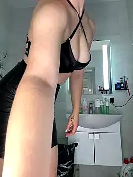 Masturbate to sexy escort -SweetDi- -SweetDi- from StripChat