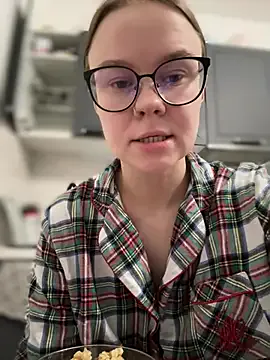 _CherryBloom_ on StripChat