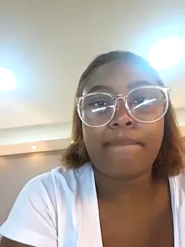 Freechat Adelehottman on StripChat