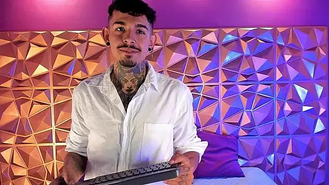 Join AleKiing, he wants to masturbate for you AleKiing from StripChat