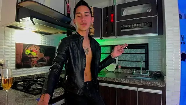 Freechat Alexmillers on StripChat