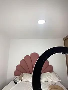 alissradiante1 from StripChat