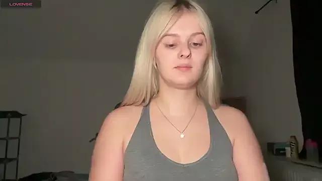 Allylove03 on StripChat 