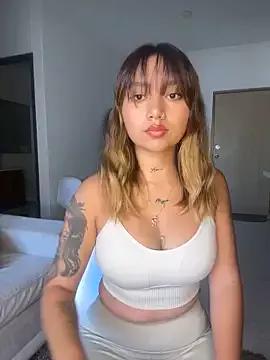 amanda-medrano1 on StripChat 