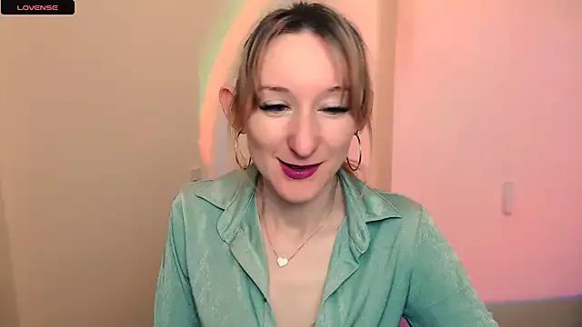 AmandaSell on StripChat 